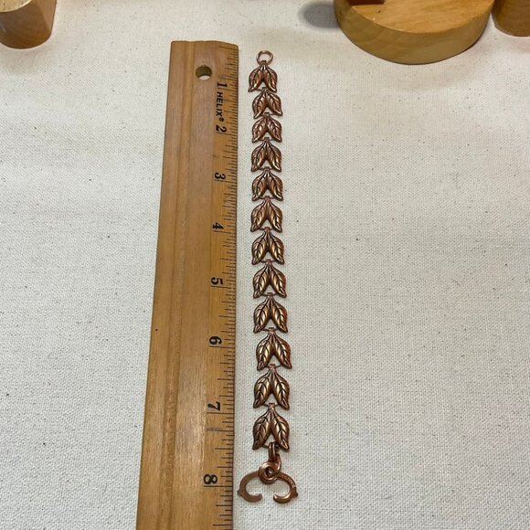 1950s Leaf Link Copper Bracelet – Forged & Fluid Vintage - Picture 6 of 7